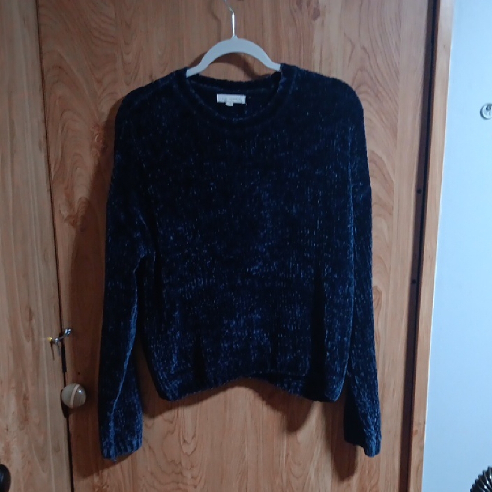 La Hearts Black Crew Neck Sweater Classic Style